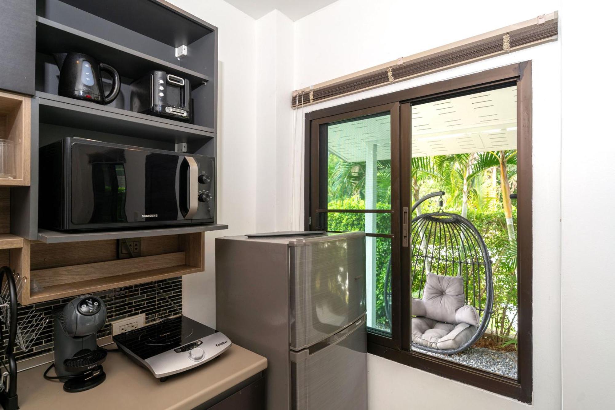 Oxavia Garden Oasis In Nai Harn - Your Private Tropical Garden With 3 Cabins And Jacuzzi Rawai Exterior photo