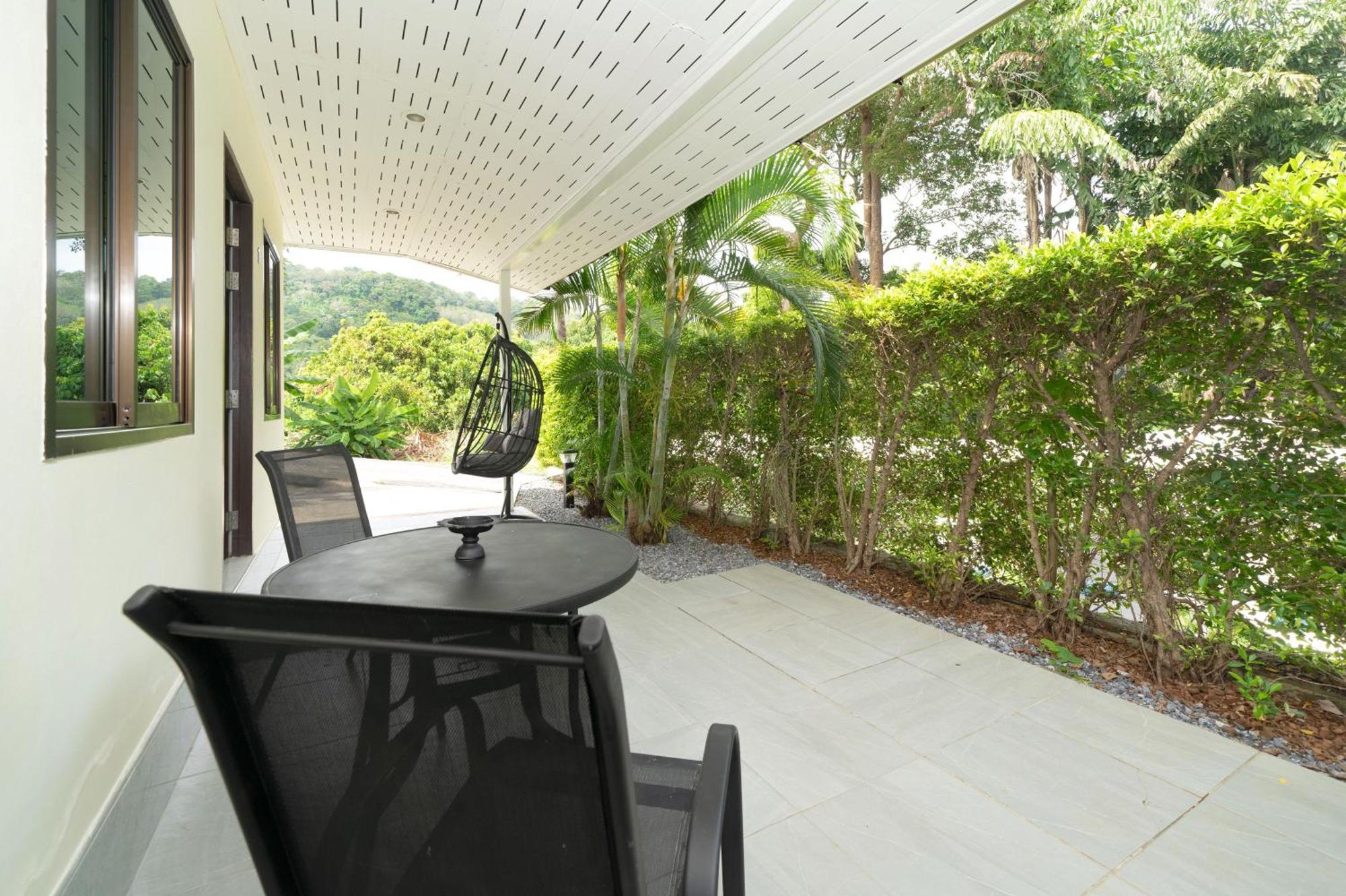 Oxavia Garden Oasis In Nai Harn - Your Private Tropical Garden With 3 Cabins And Jacuzzi Rawai Exterior photo