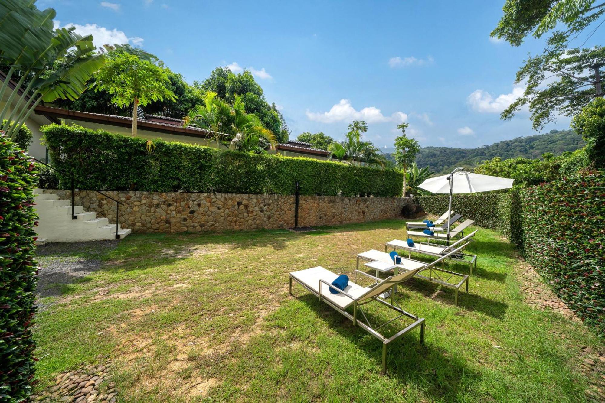 Oxavia Garden Oasis In Nai Harn - Your Private Tropical Garden With 3 Cabins And Jacuzzi Rawai Exterior photo